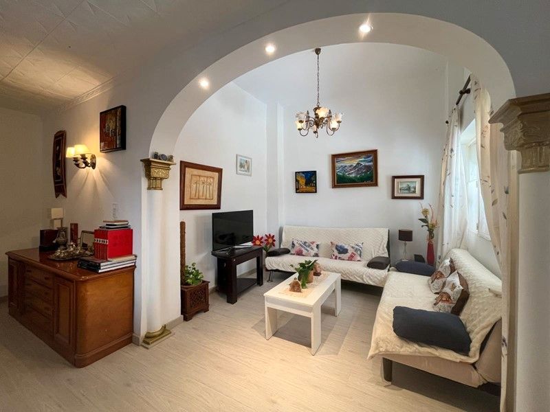 Sala d'estar de Pis en venda en Lanjarón amb Parquet