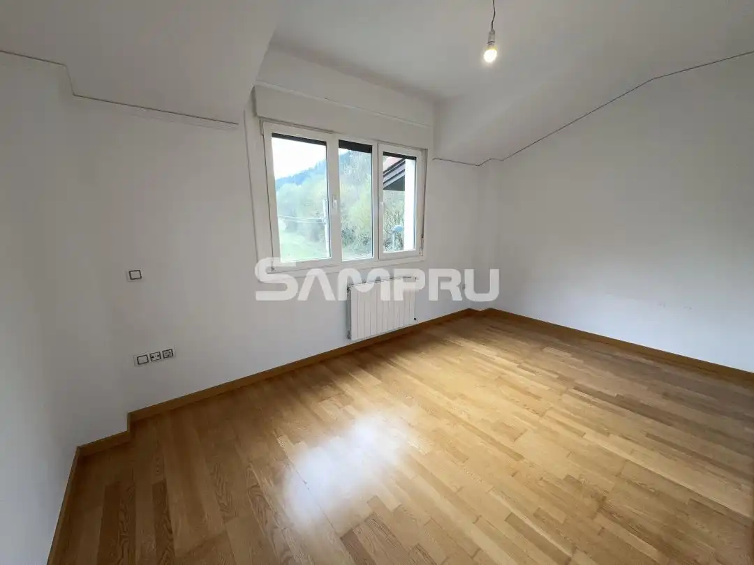 Habitación de Piso en venta en Eskoriatza con Calefacción, Jardín privado y Terraza