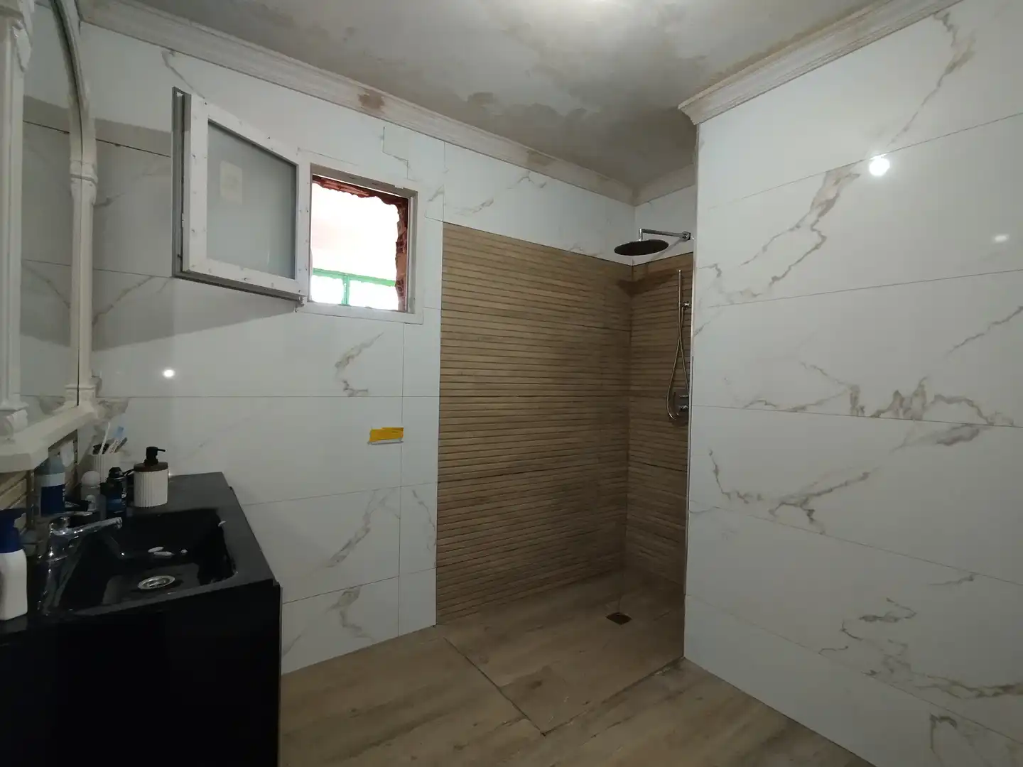 Baño de Finca rústica en venta en Valverde de Mérida con Trastero, Piscina y Piscina comunitaria