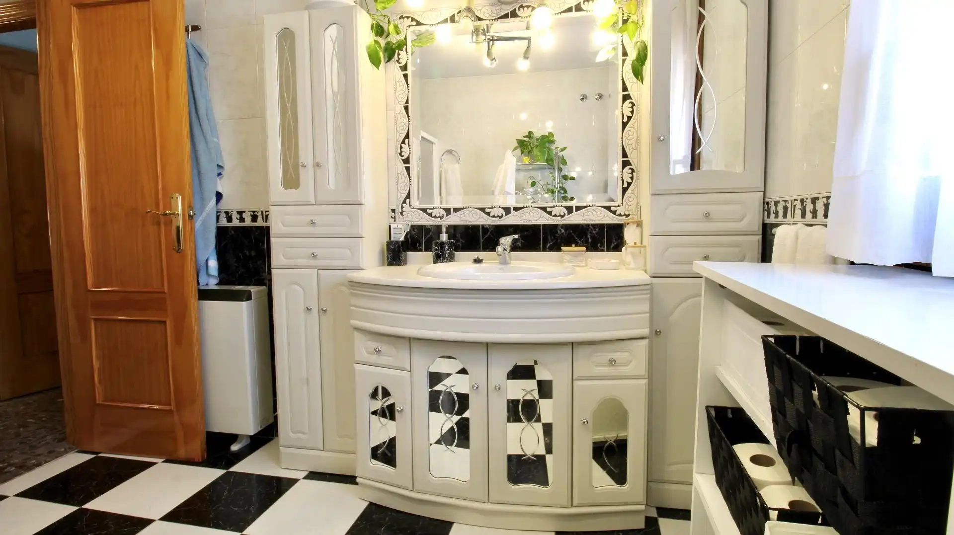 Baño de Casa adosada en venta en Vegas del Genil con Aire acondicionado, Calefacción y Terraza