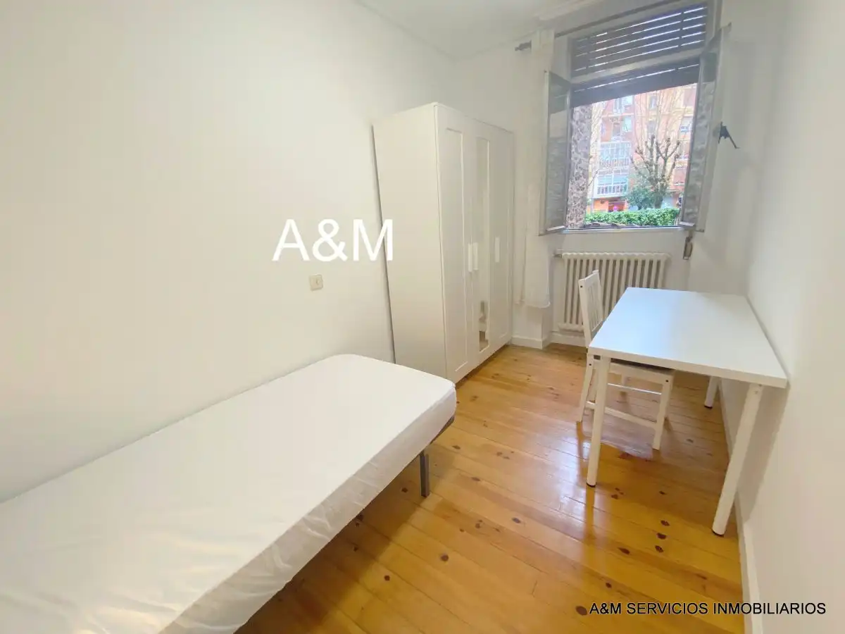 Bedroom of Flat for rent in Vitoria - Gasteiz  with Heating and Furnished