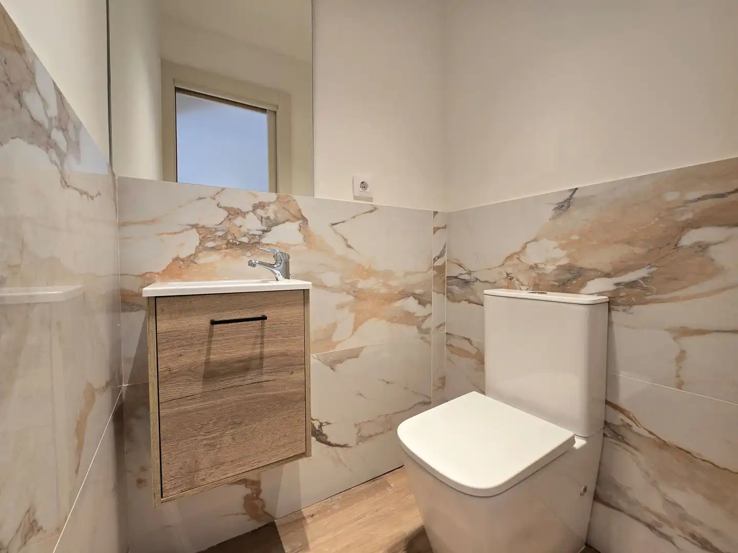 Bathroom of Flat for sale in Llanes