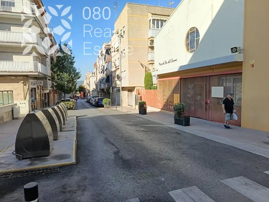 Außenansicht von Wohnung zum Verkauf in Sant Joan Despí mit Klimaanlage