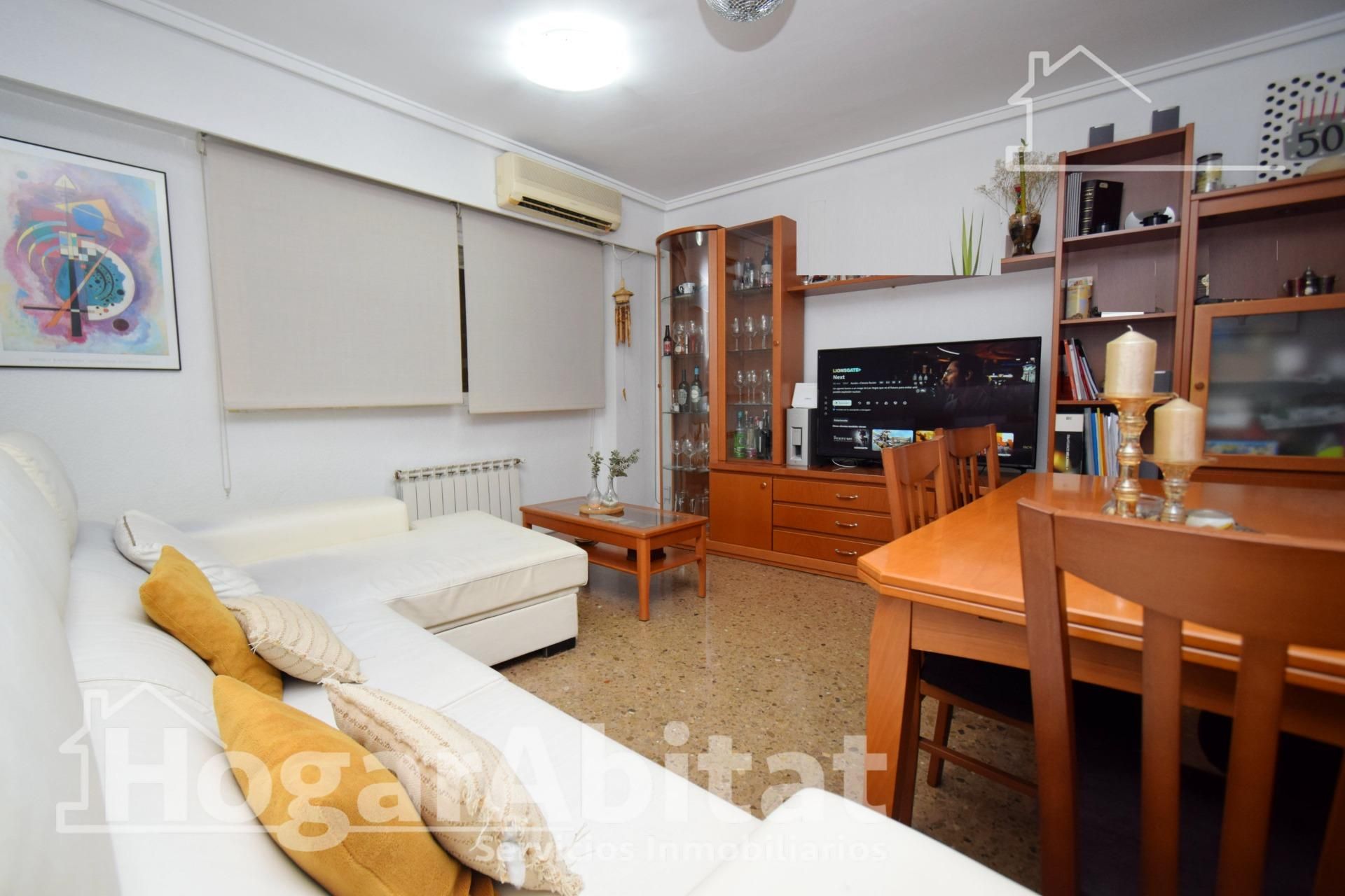 Sala d'estar de Pis en venda en Paterna amb Aire condicionat, Calefacció i Alarma