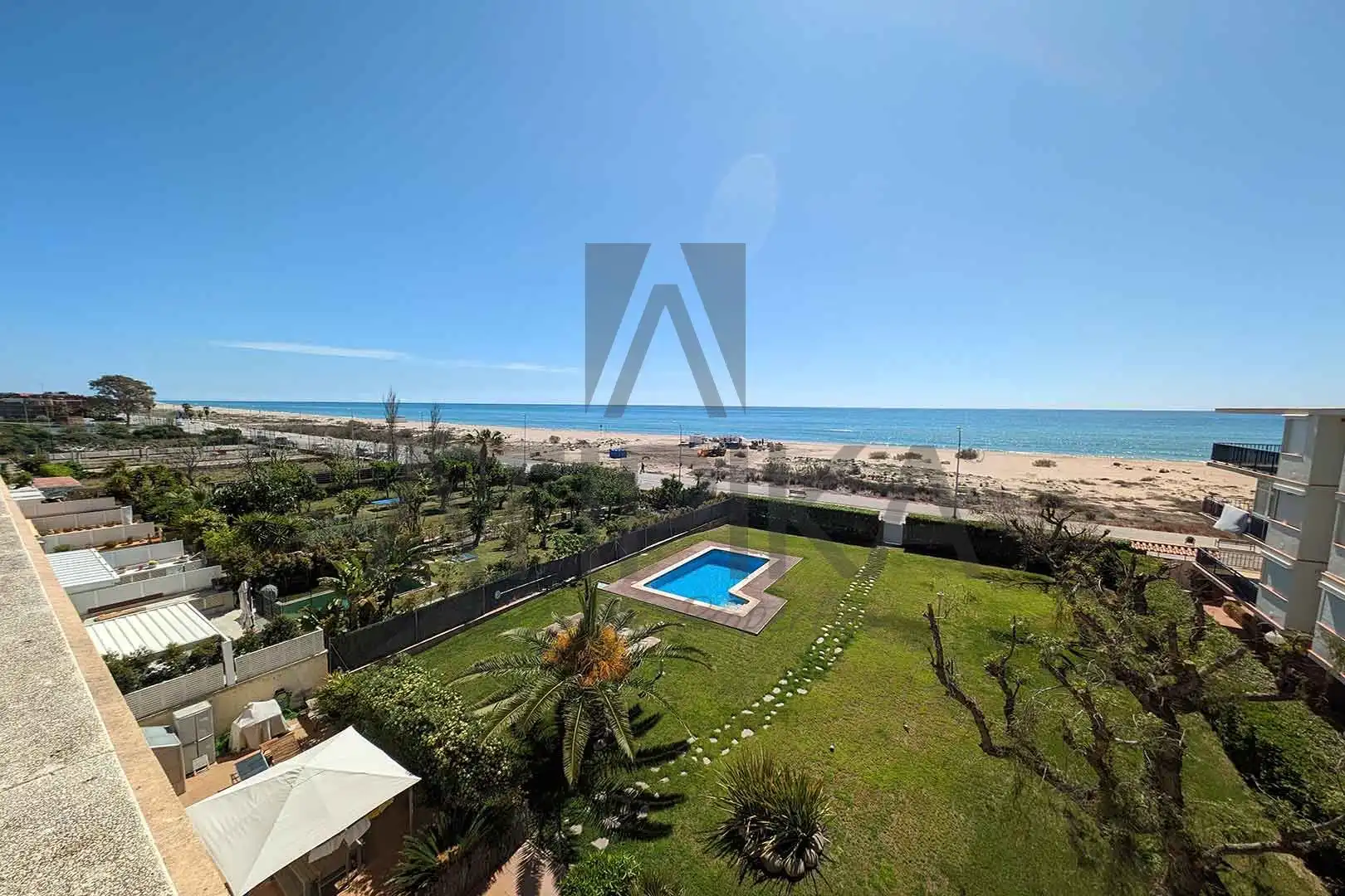 Jardín de Piso en venta en Castelldefels con Calefacción, Terraza y Trastero
