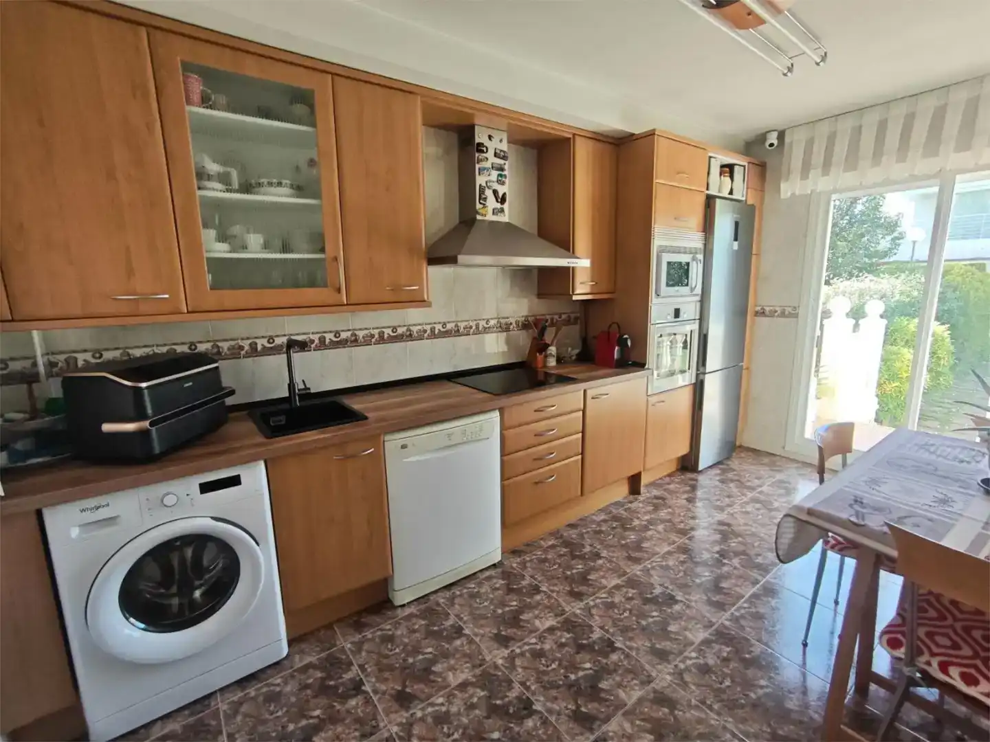 Cuina de Casa o xalet en venda en  Zaragoza Capital amb Aire condicionat, Piscina i Balcó