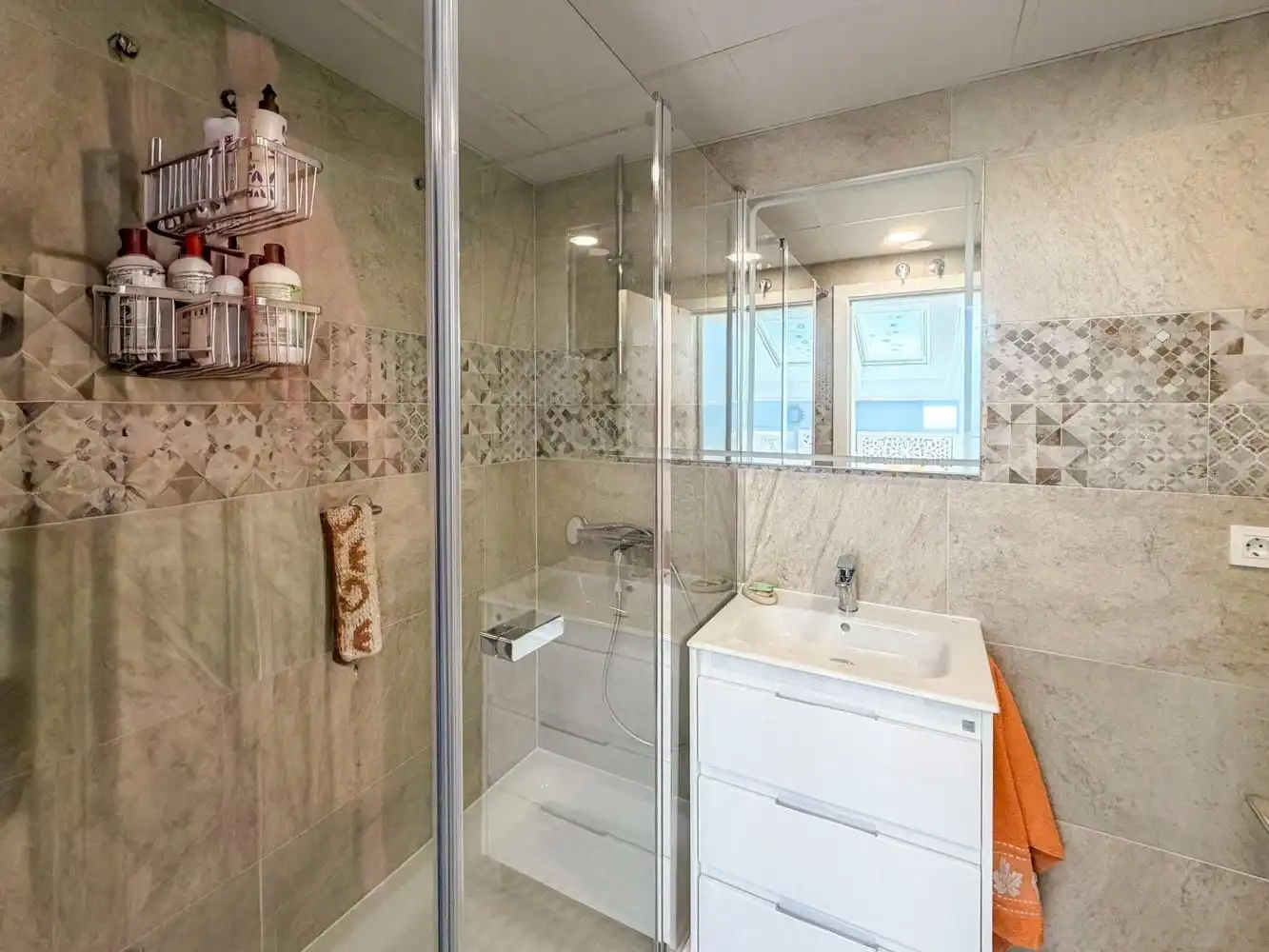 Badezimmer von Dachboden zum Verkauf in Illescas mit Klimaanlage, Heizung und Terrasse