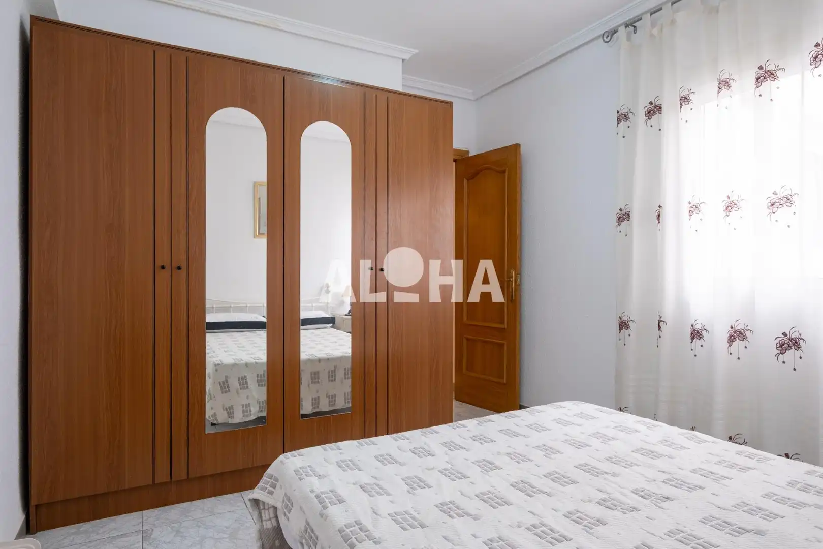 Habitación de Piso de alquiler en Moncada con Aire acondicionado, Amueblado y Balcón