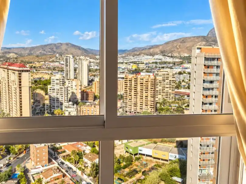 Vista exterior de Apartament en venda en Benidorm amb Aire condicionat i Terrassa