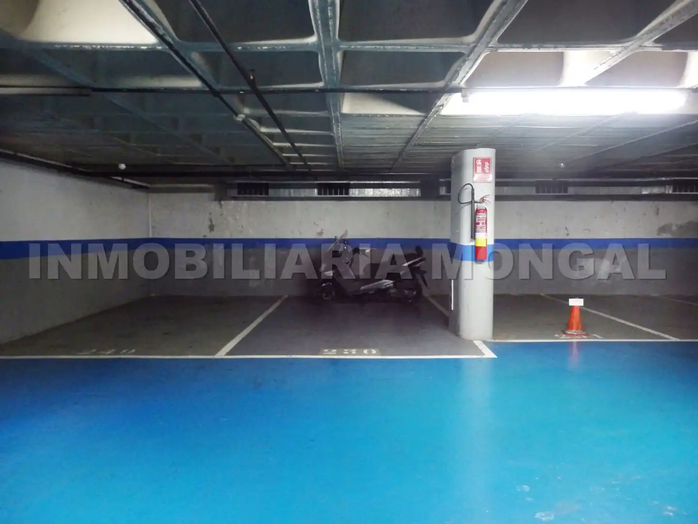 Parking de Garaje en venta en Cornellà de Llobregat