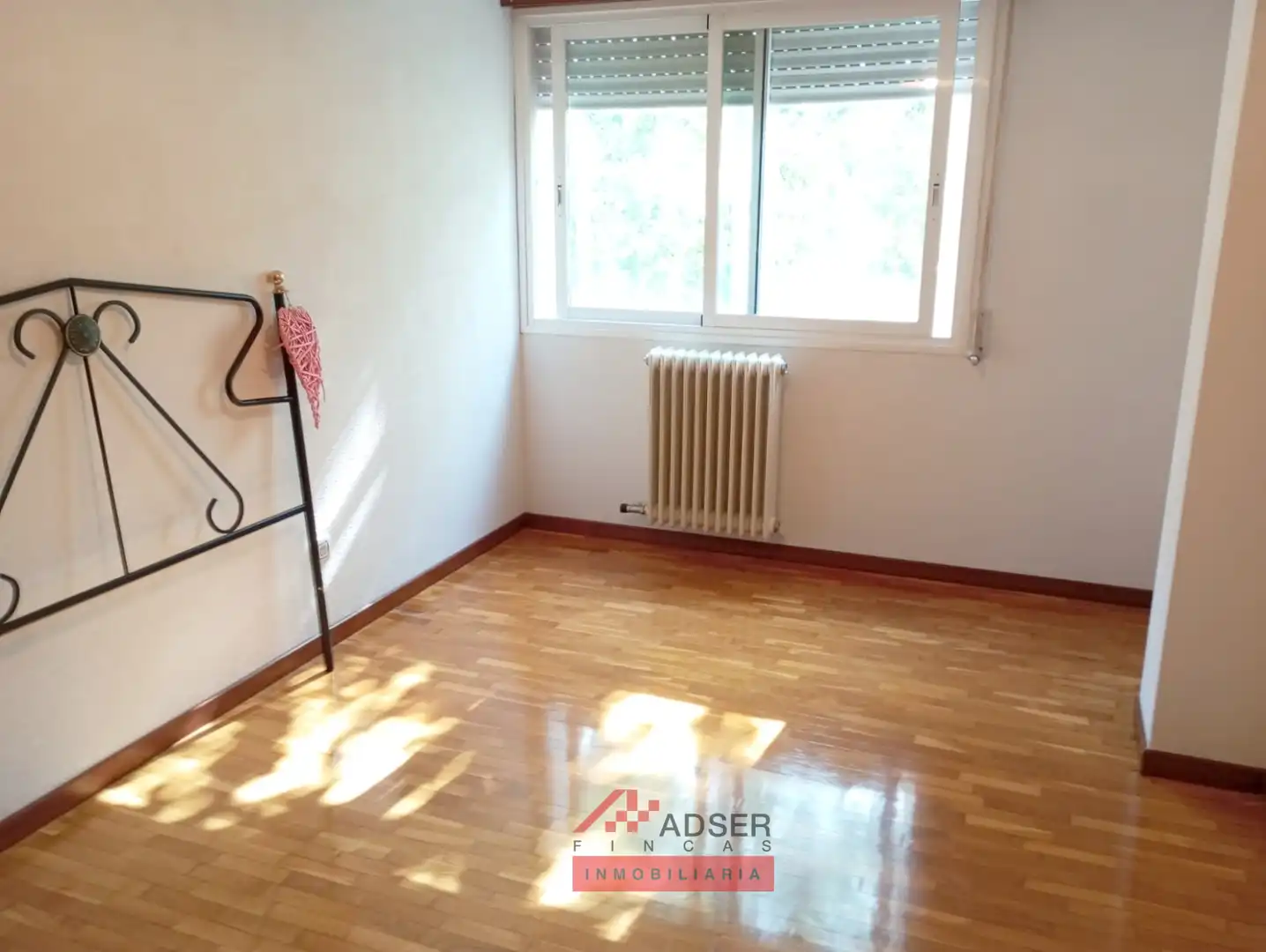 Dormitori de Pis en venda en  Logroño amb Calefacció, Parquet i Traster