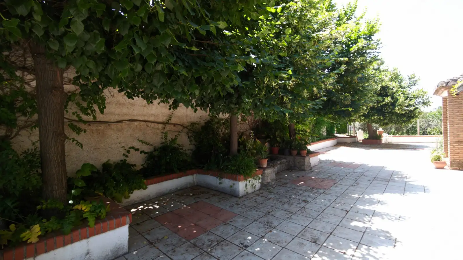 Terrassa de Casa o xalet en venda en La Zubia amb Aire condicionat, Jardí privat i Traster