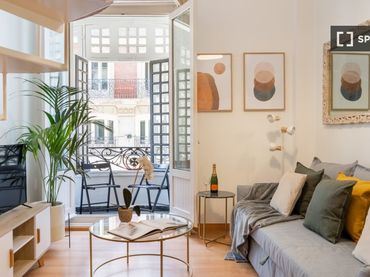 Flat with balcony to rent in Centro