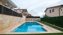 Swimming pool of House or chalet for sale in Castellar del Vallès  with Air Conditioner, Terrace and Swimming Pool