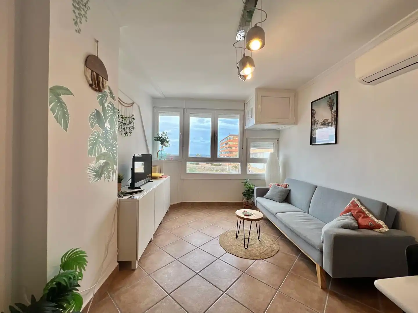 Sala d'estar de Apartament de lloguer en Torrevieja amb Aire condicionat, Calefacció i Moblat