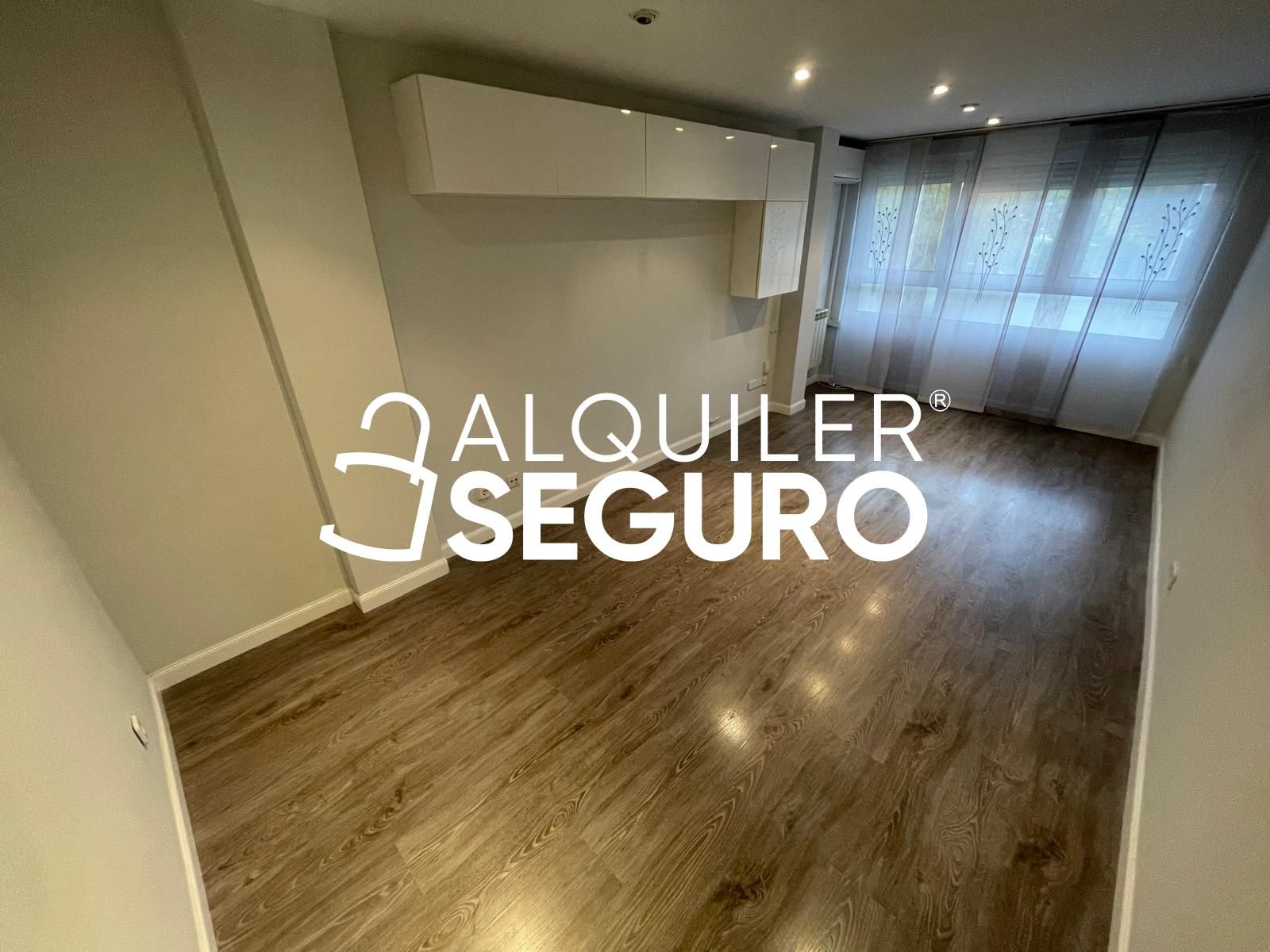 Bedroom of Flat to rent in Alcobendas  with Air Conditioner and Heating