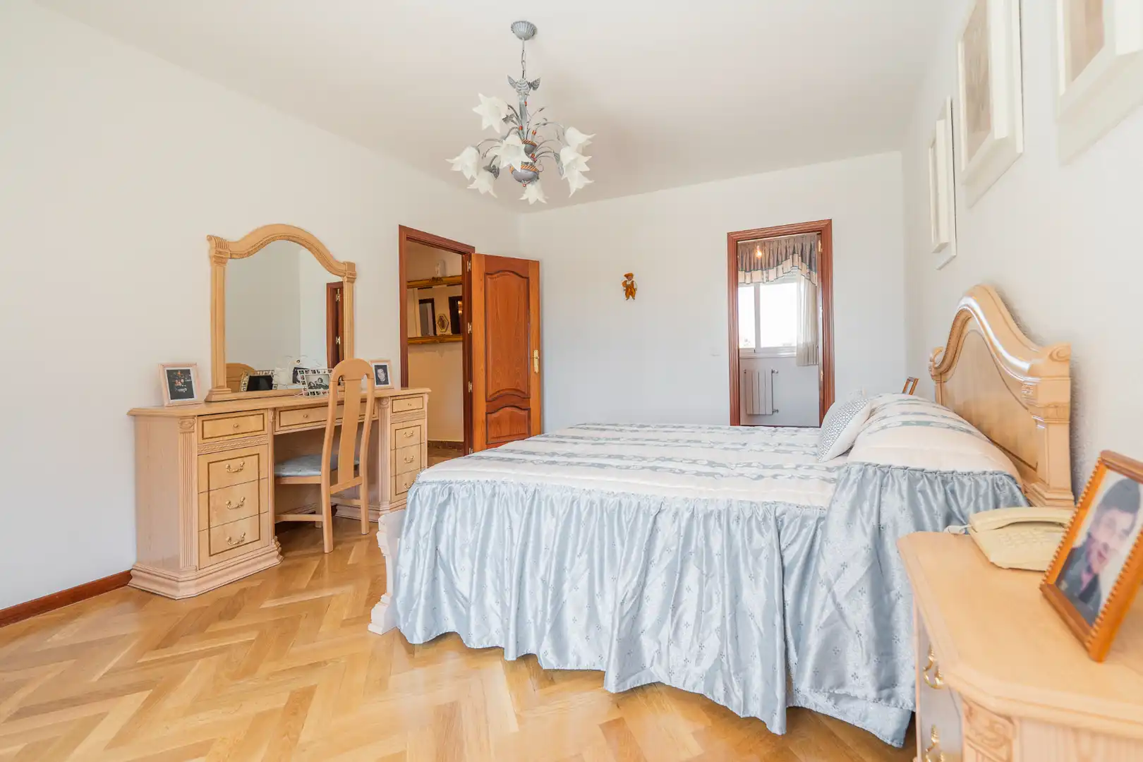 Bedroom of Houses for sale in San Sebastián de los Reyes  with Air Conditioner, Heating and Private garden