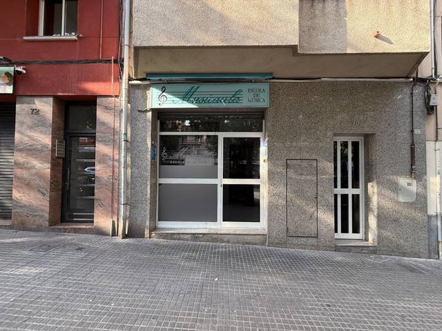 Local comercial en Alquiler en Mossen Camil Rosell en Centre