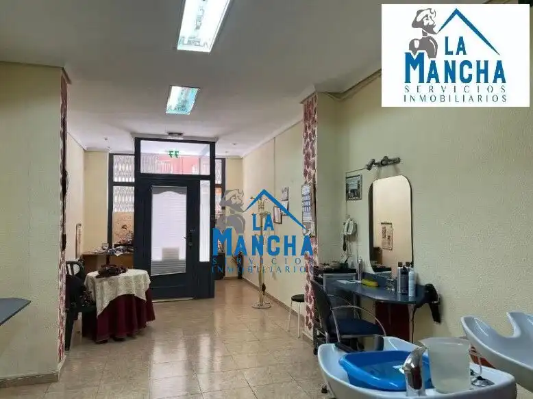 Local comercial en venda a Calle antonio machado