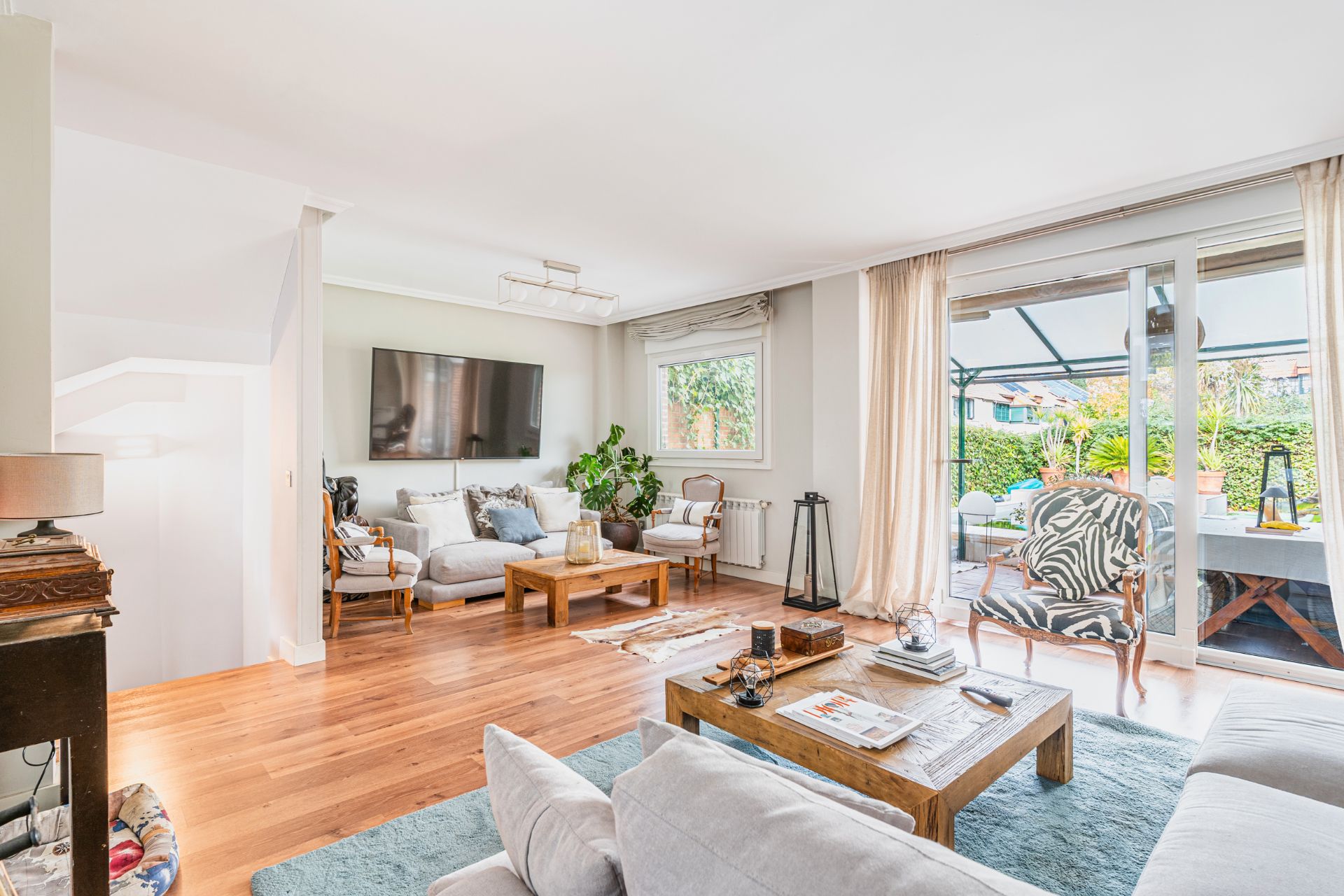 Living room of Single-family semi-detached for sale in Las Rozas de Madrid  with Air Conditioner, Heating and Private garden