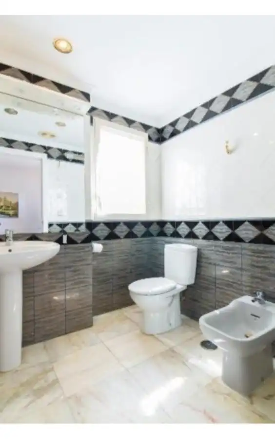 Bany de Apartament en venda en Benidorm amb Aire condicionat, Terrassa i Moblat