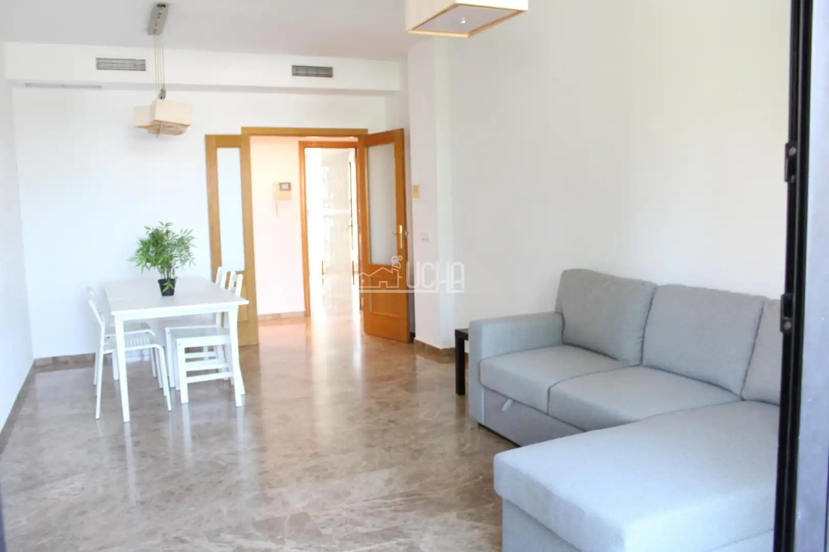 Sala d'estar de Pis de lloguer en Valencia amb Aire condicionat, Moblat i Piscina comunitària