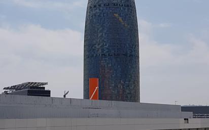 Vista exterior de Pis en venda en  Barcelona Capital amb Terrassa i Balcó