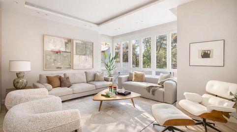 Piso renovado de 3 dormitorios en Almagro, Madrid
