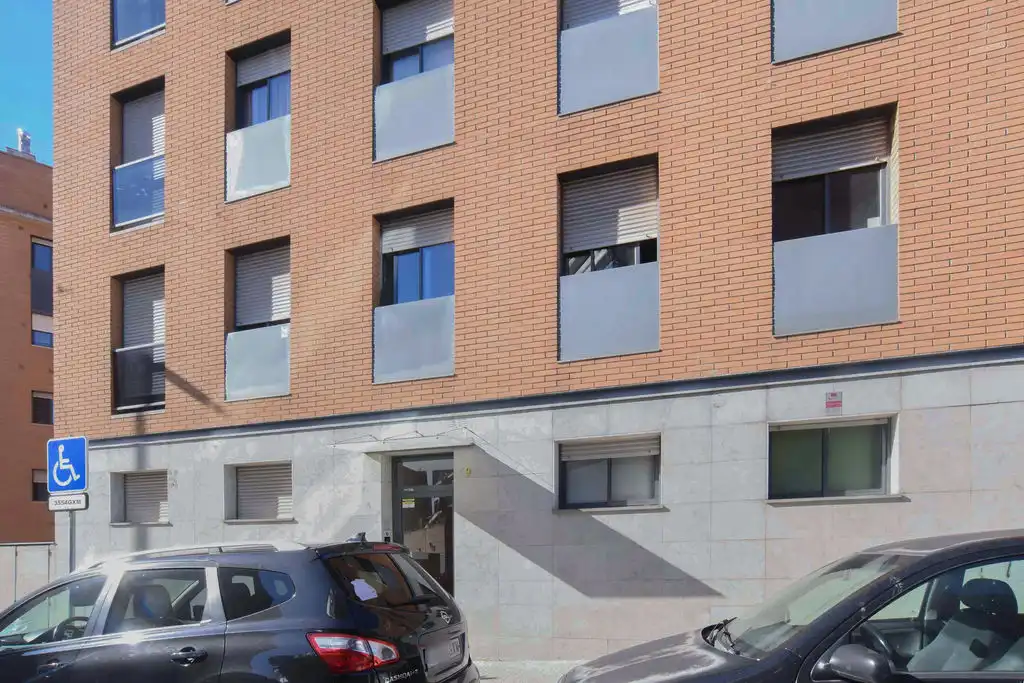 Vista exterior de Piso en venta en Ripollet con Calefacción y Piscina