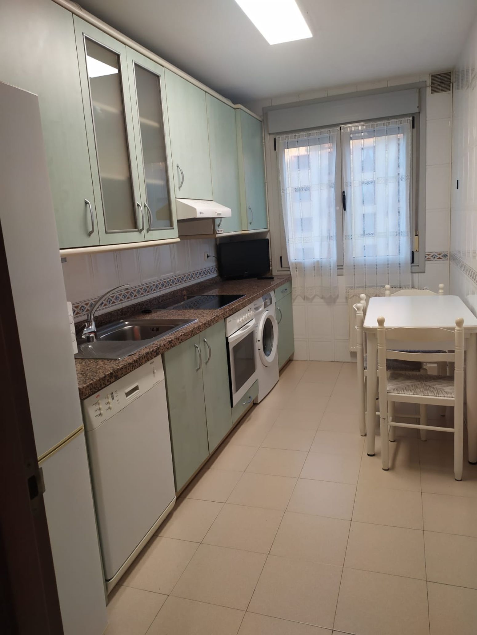 Cuina de Pis de lloguer en Avilés amb Calefacció, Parquet i Traster