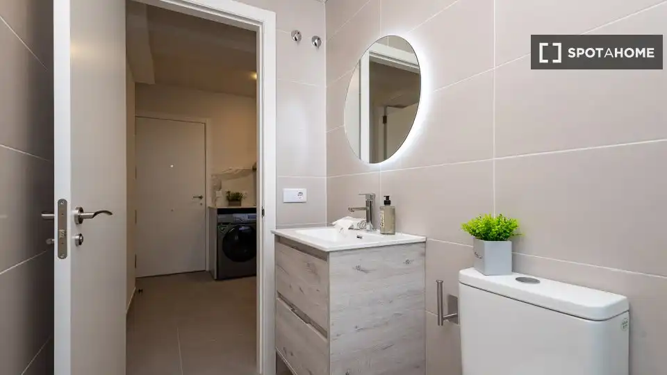 Baño de Piso de alquiler en Valencia con Aire acondicionado, Calefacción y Amueblado
