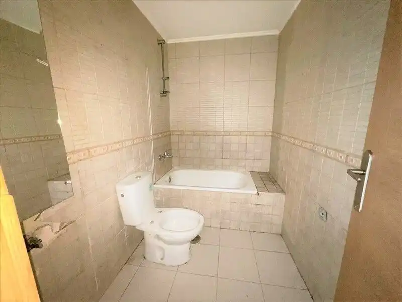 Badezimmer von Wohnungen zum Verkauf in Madrid