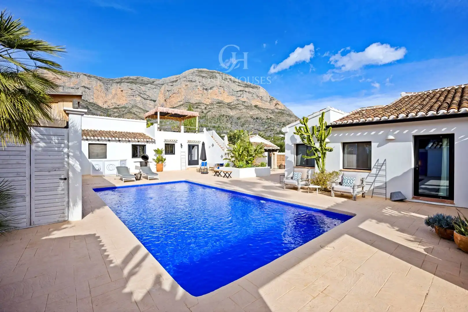 Vista exterior de Casa o xalet en venda en Jávea / Xàbia amb Aire condicionat, Calefacció i Jardí privat
