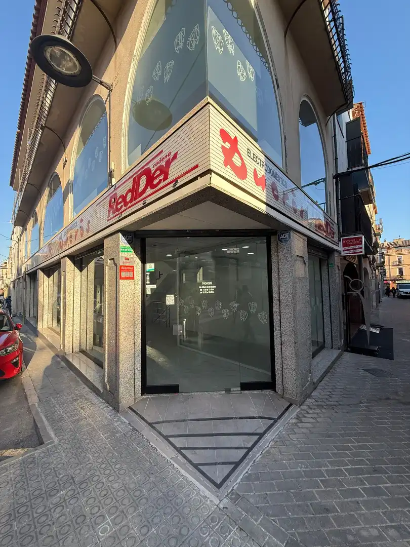 Local commercial à louer à Carrer Sant Josep, imagen 2