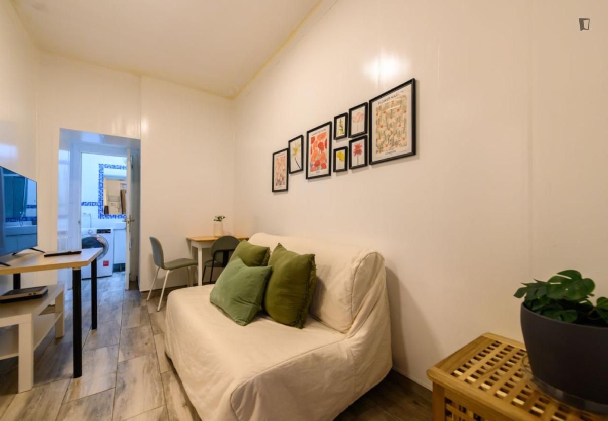 Sala de estar de Apartamento de alquiler en  Madrid Capital con Calefacción, Amueblado y Horno
