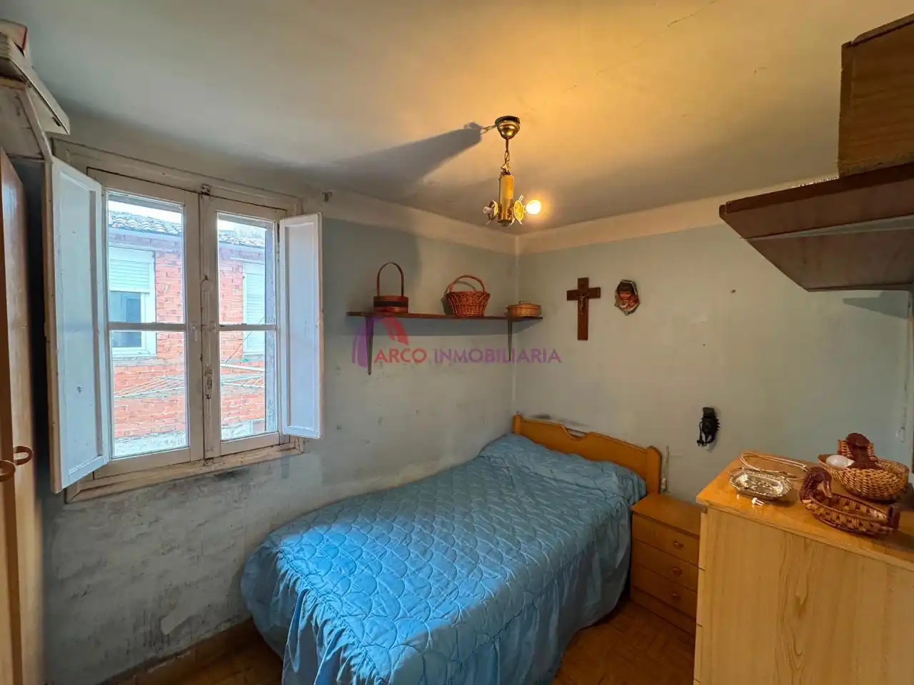 Habitación de Casa adosada en venta en Burgos con Calefacción