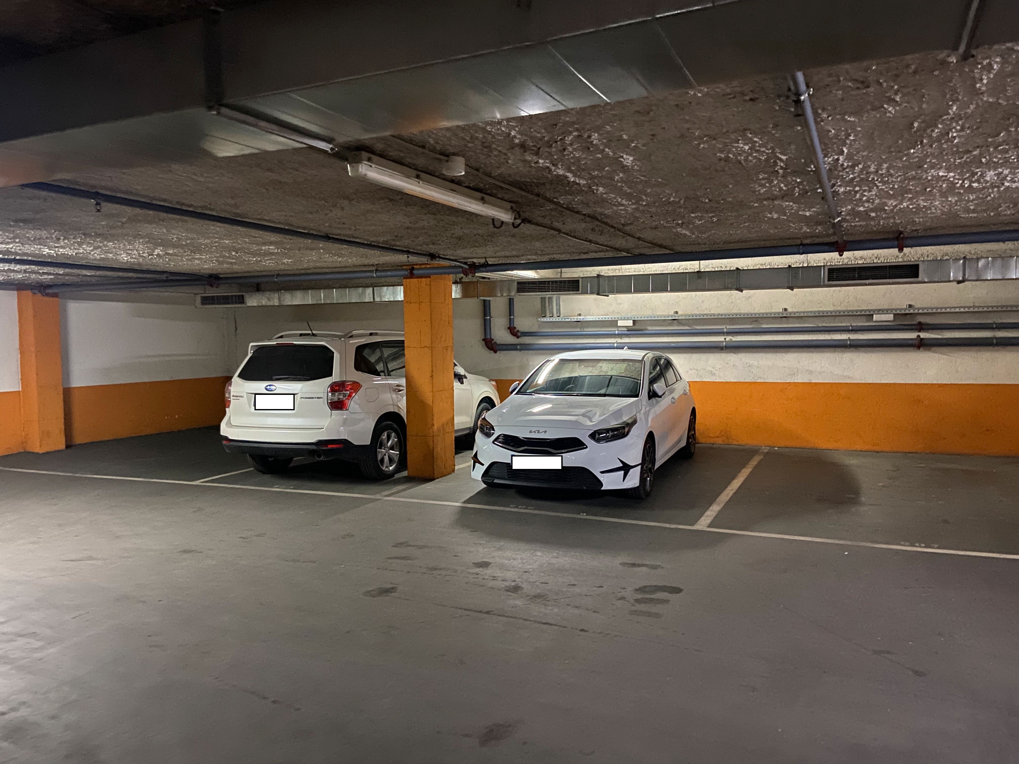 Aparcament de Garatge en venda en Vic amb Alarma