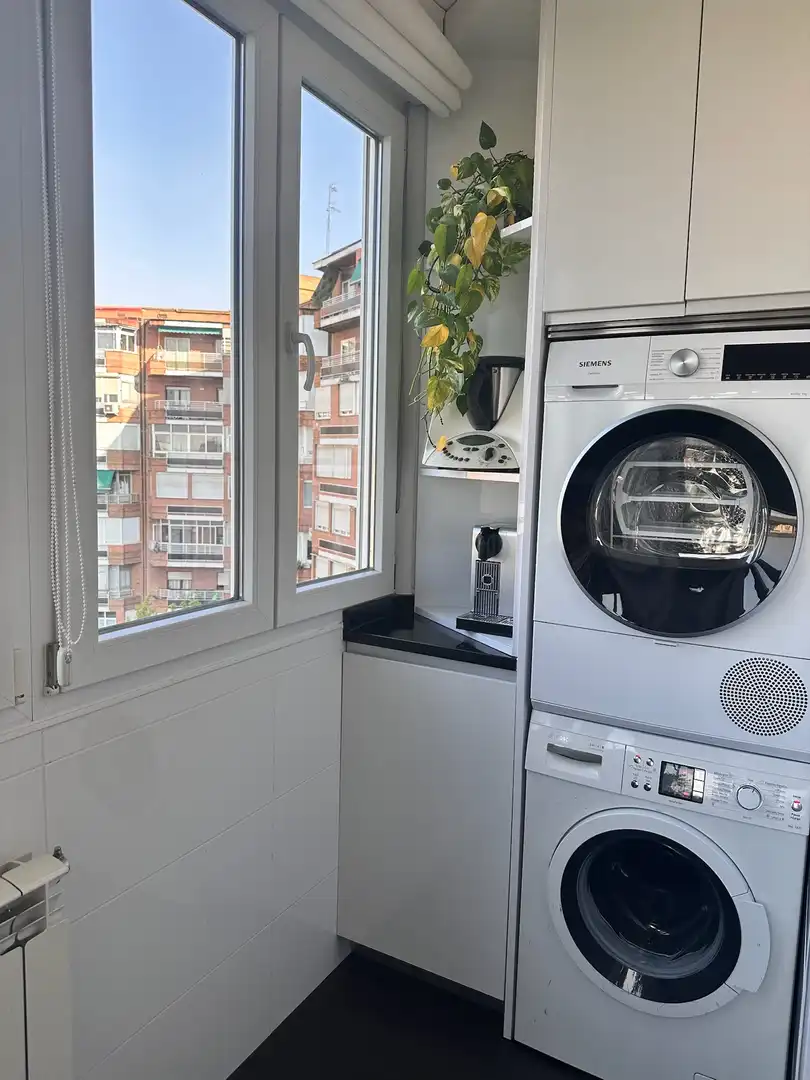 Balcony of Flat for sale in Madrid  with Air Conditioner, Parquet flooring and Storage room