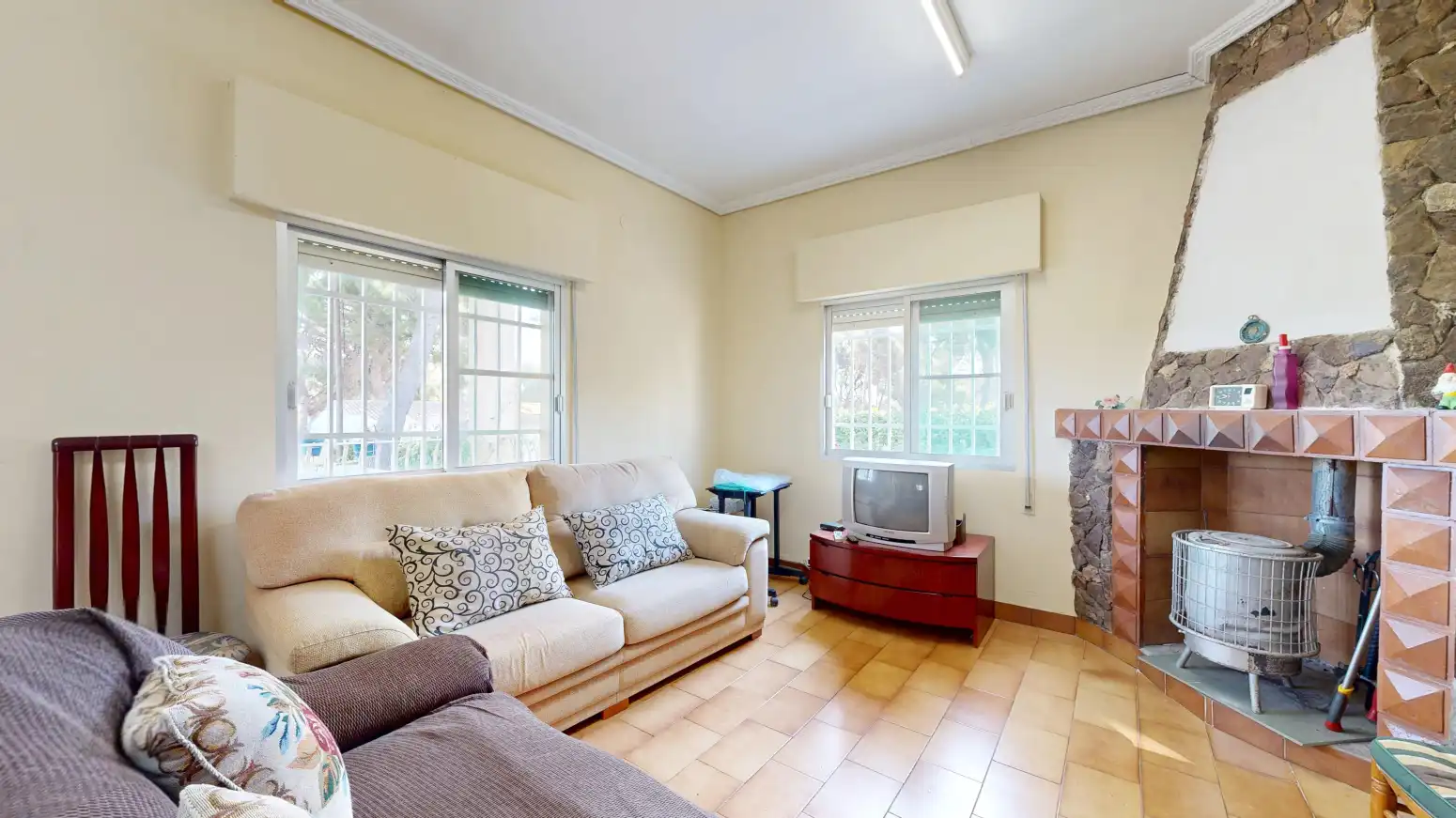 Sala d'estar de Casa o xalet en venda en Sagunto / Sagunt amb Terrassa i Piscina