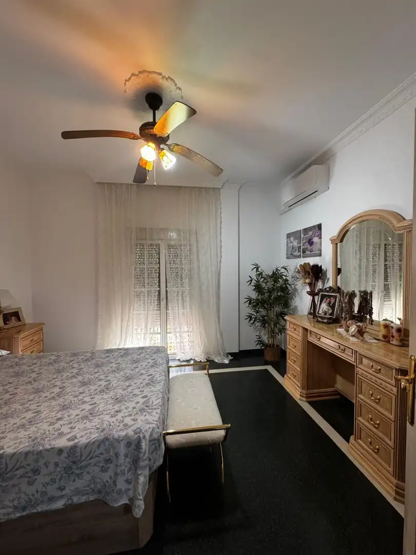 Habitación de Casa o chalet en venta en Dos Hermanas con Aire acondicionado, Terraza y Trastero