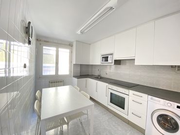 Flat with lift for sale in Menendez y Pelayo Marcelino Kalea