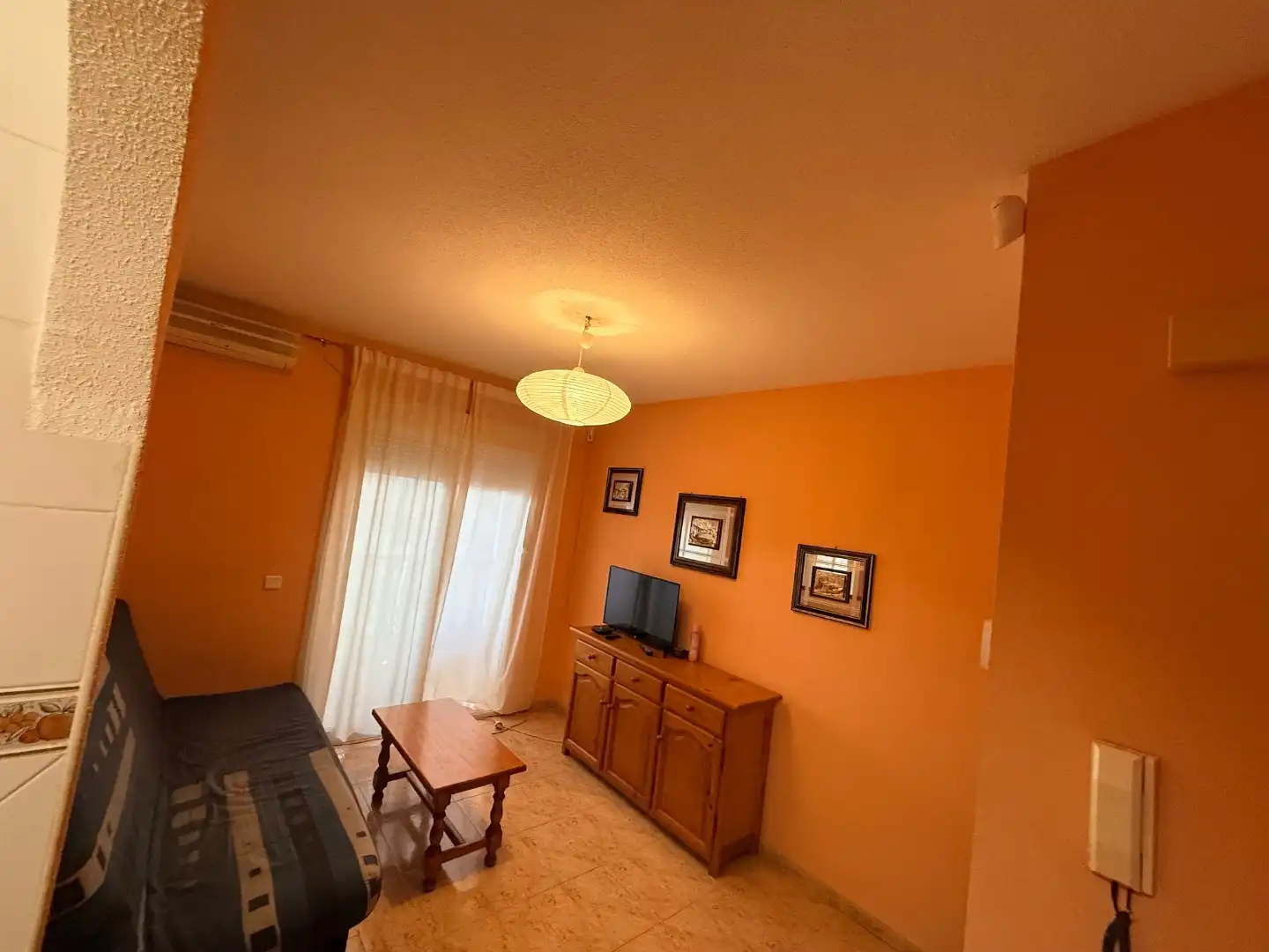 Sala d'estar de Pis en venda en Torrevieja amb Aire condicionat i Terrassa