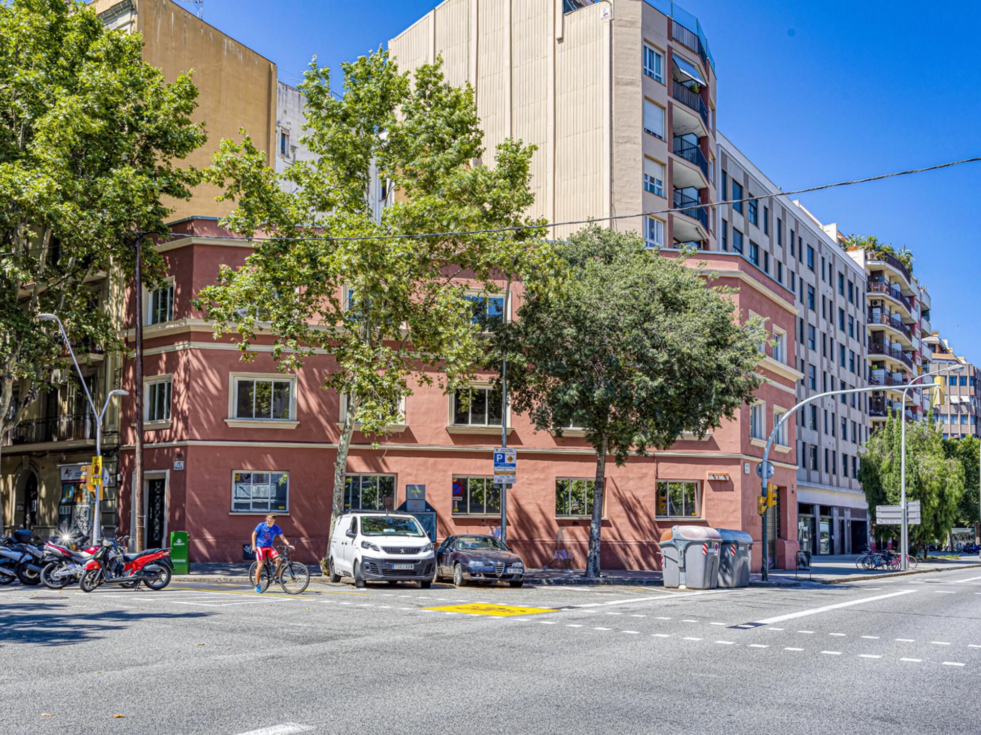 Außenansicht von Gebaude zur Miete in  Barcelona Capital