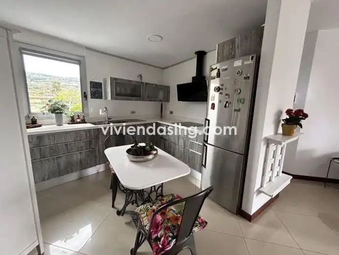 Flat for sale in Calle la Gorvorana, Longuera - Toscal