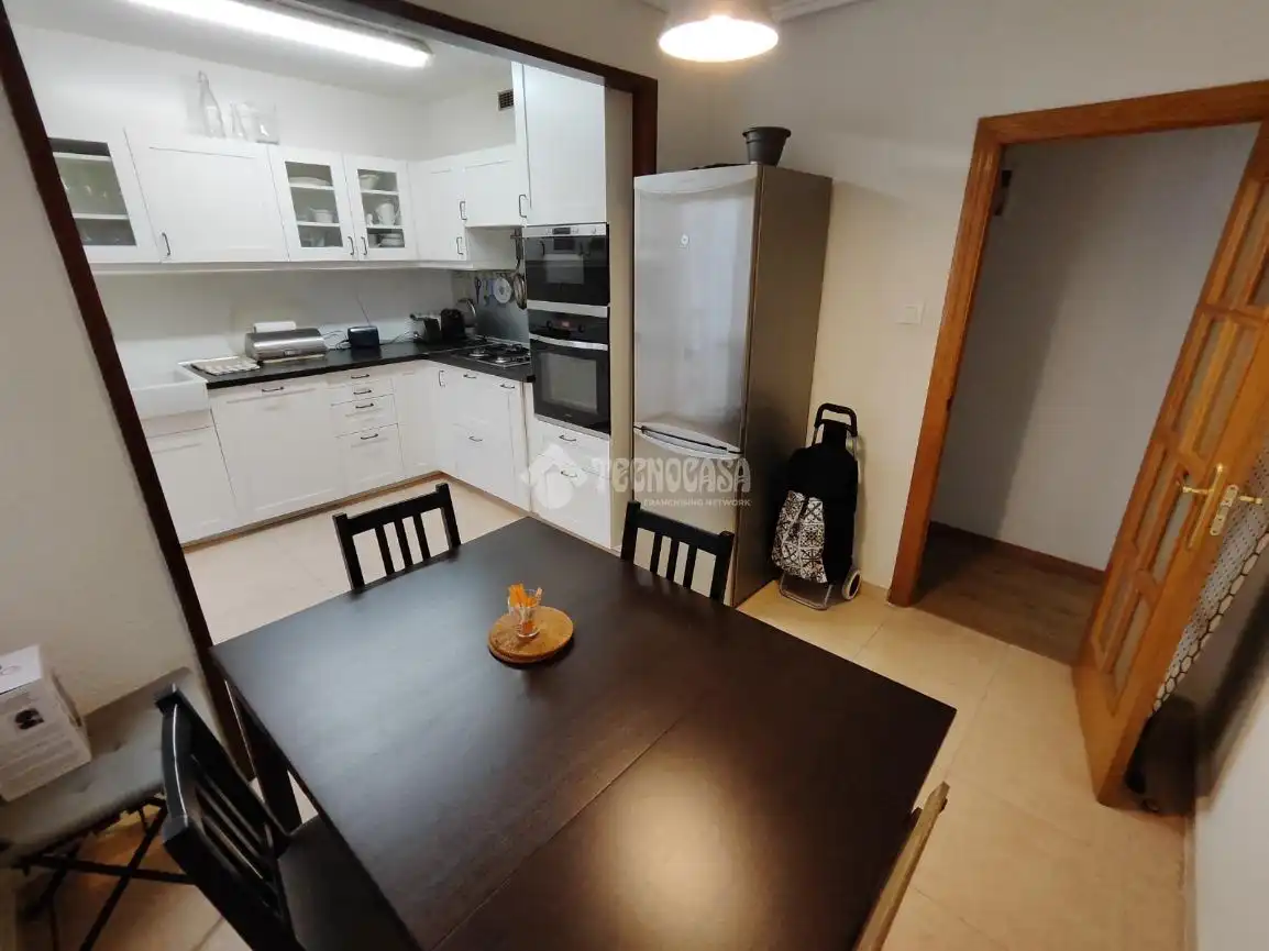 Kitchen of Flat for sale in Valencia  with Parquet flooring and Terrace