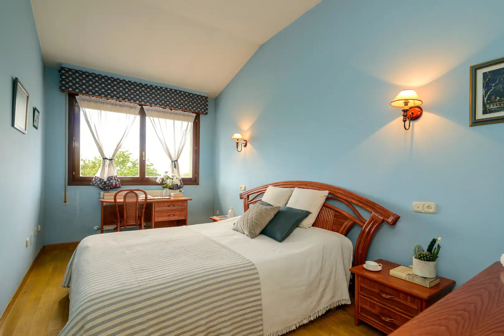 Habitación de Casa o chalet en venta en Oviedo  con Calefacción, Jardín privado y Parquet