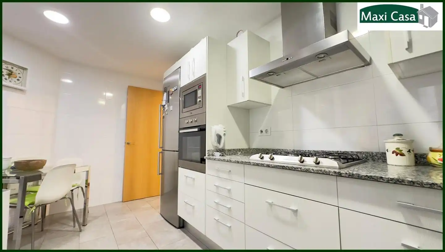 Kitchen of Flat for sale in Barcelona  with Heating, Parquet flooring and Terrace