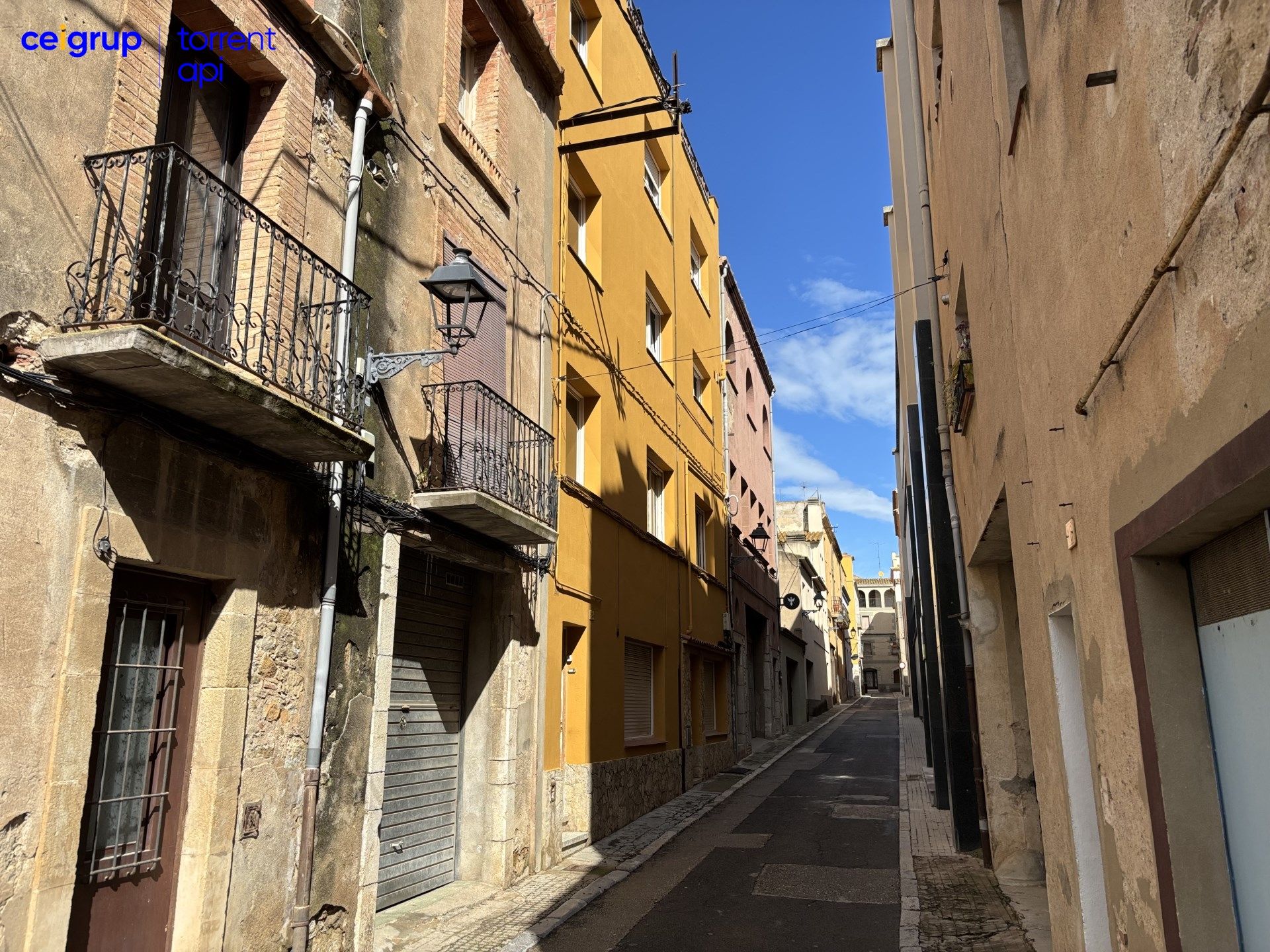 Vista exterior de Pis en venda en Torroella de Montgrí amb Calefacció i Traster
