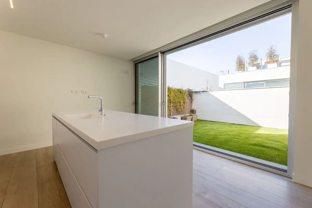 Terraced house with terrace for sale in Calle del Camino Ancho, imagen 4