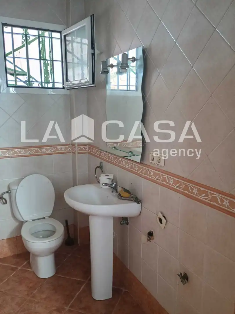 Bathroom of Houses for sale in Algeciras  with Terrace and Balcony